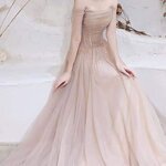 فساتين ٢٠٢٢/ فراشات من البشر