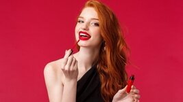 5 حيل لجعل أحمر الشفاه يدوم لفترة أطول