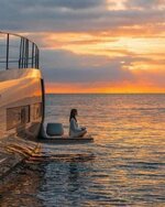 دائما كانت المشكلة في الامال البعيدة ...