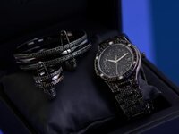 ساعات مع اكسسوارات جميلة جدا