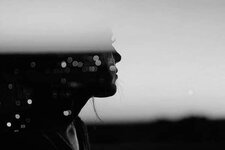 لا تقف الحياة على أحدهم ...