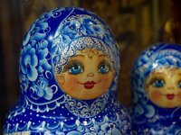 russian-dolls-matryoshka-nesting-russia.jpg