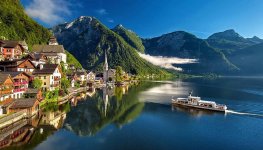 hallstatt-austria-bergsee-lake-alpine-summer-tourism-vacations-upper-austria.jpg