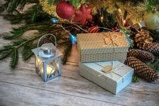 retro-gifts-christmas-tree-vintage-spruce-cones-wood-the-lights-christmas-ornaments-the-tradit...jpg