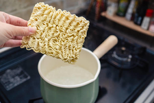 هل يجوز أكل الاندومي للحامل؟