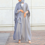 عبايات عنوانها الجمال والفخامة