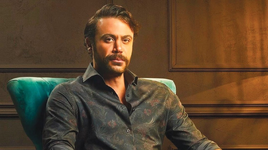 محمد عادل إمام في حيرة بسبب بطلة فيلمه.. والجمهور يحسم