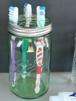 عمل مكان لفرشاة الأسنان بالبرطمانات