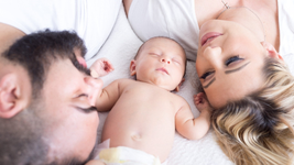 حقائق على كل أم جديدة إدراكها.. في معاملة طفلها المولود