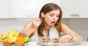 دراسة جديدة: توقيت تناول الطعام يؤثر على صحة التمثيل الغذائي