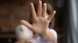 3 أشكال لإساءة معاملة الأطفال.. يجب الحذر منها ومعالجتها