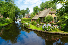 قرية جيثورن الهولندية