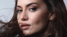 ما قصة الطفل الذي تريد فهرية أفجان تقبيل يديه؟