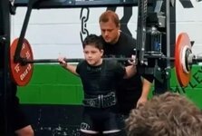 🔴رفع 115 كيلوغراما.. أومالي "أقوى تلميذ بريطاني"

🔹️أصبح الطفل روان أومالي صاحب الـ10 سنوات يحظى بلقب أقوى تلميذ بريطاني بعدما تمكن من رفع الأثقال