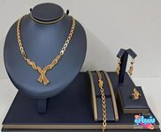 اكسسوارات مطلية بالذهب وأطقم نسائية أنيقة تناسب ذوق المرأة السعودية