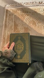 و تُهدينا الحياة اضواءً في اخر النفق تدعونا كي ننسي ألماً عشناه-1.jpg