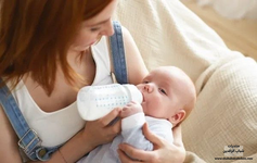 لغة الجوع الصامتة.. كيف تفهمين إشارات طفلكِ قبل أن يتكلم؟