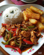 🔥🍛 دجاج حار مقلي مع الفلفل والأرز وبطاطا مقرمشة 🍗🌶️