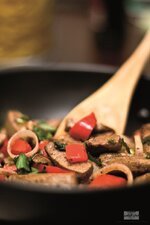 كبدة مع الفلفل الأحمر