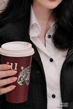 و تُهدينا الحياة اضواءً في اخر النفق تدعونا كي ننسي ألماً عشناه-1.jpg و تُهدينا الحياة اضواءً في اخر النفق تدعونا كي ننسي ألماً عشناه-1.jpg