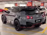 قام أحدهم بتحويل سيارة نيسان مورانو إلى سيارة GT-R R35 الرياضية متعددة الاستخدامات التي لم تصنعها نيسان قط.
