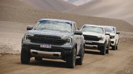 خمس سيارات فورد قياسية تمامًا تتسلق أعلى بركان في العالم