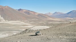 خمس سيارات فورد قياسية تمامًا تتسلق أعلى بركان في العالم-9.jpg