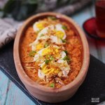 • بيـض الڪاري 🍳🥘