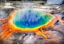 نبع  الماء البراق الكبير"  Grand Prismatic Spring